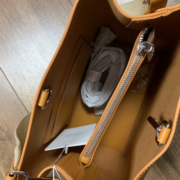 Slowline Utility Bag - Picture 2 of 3